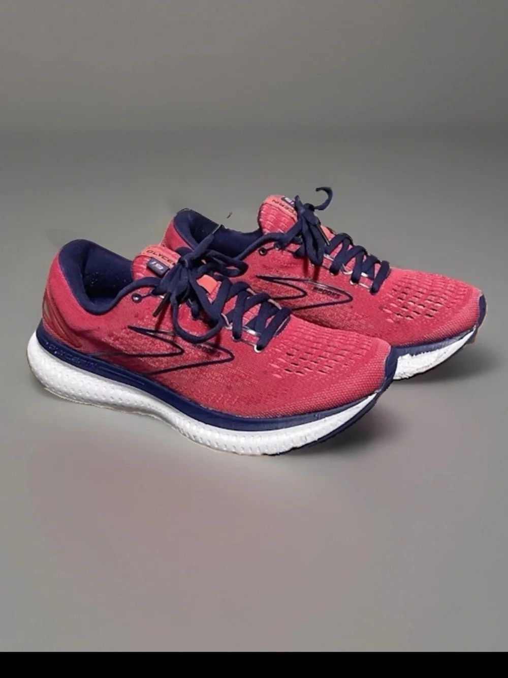 Brooks Glycerin 19 Red Women's Running Shoes Size 7.5B